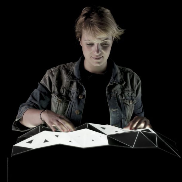 Mathieu Rivier / Light Form, espacio, la retroproyección y la interacción