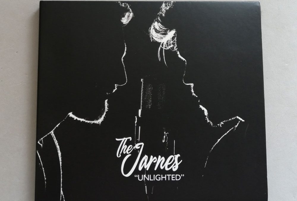 Carátula de CD y libreto de grupo «The Jarnes»